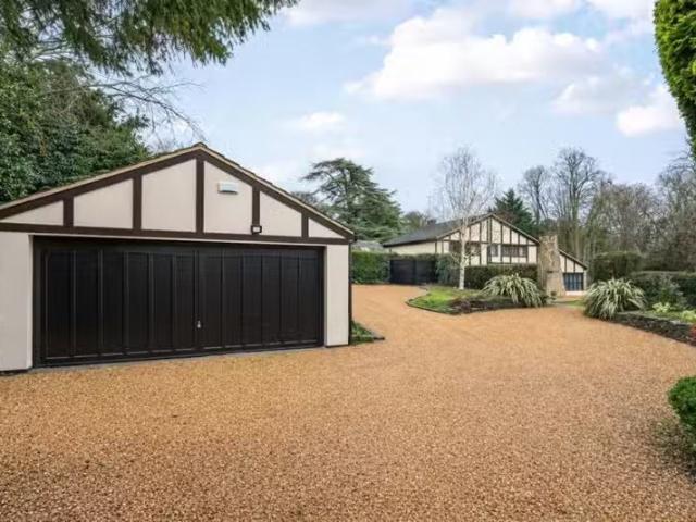 5 bedroom detached house for rent in Moreton Paddox, Warwick.