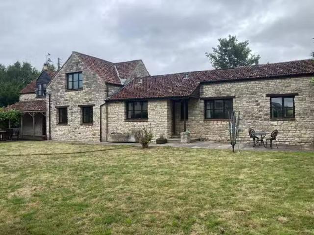 5 bedroom detached house for rent in Sawyers Mill, Hunstrete.