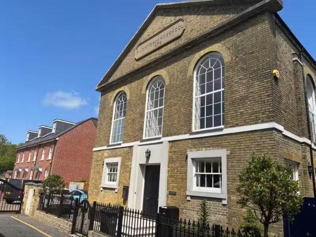 5 bedroom detached house for rent in St Johns Hall, St Johns P.