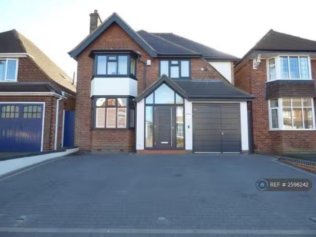 5 bedroom detached house for rent in St Peters Rd, Harborne, B17
