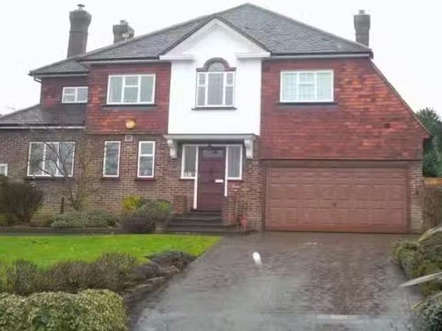 5 bedroom detached house for rent in Stone Road, Bromley, BR2