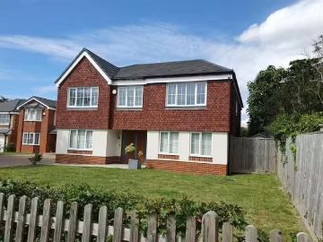 5 bedroom detached house for rent in Westdown Road, Seaford, B.