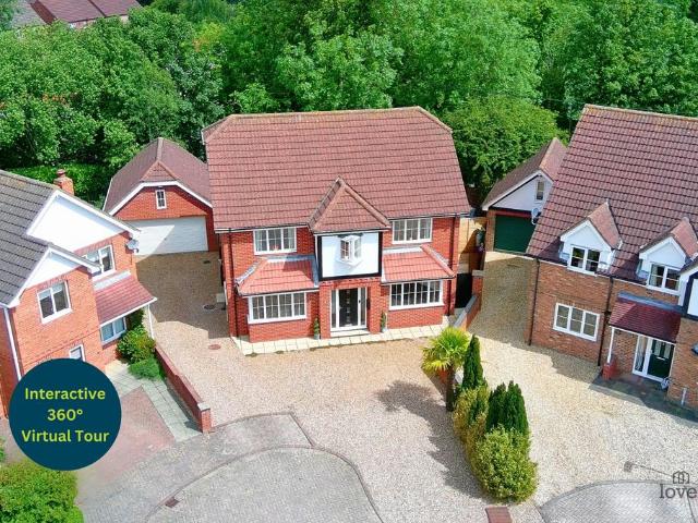 5 bedroom detached house for sale