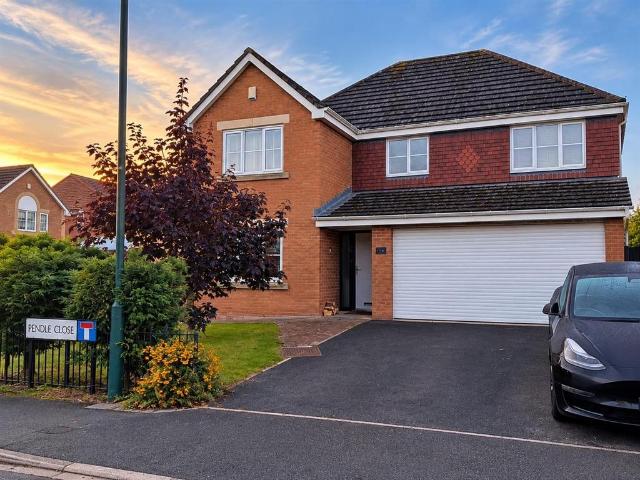 5 bedroom detached house for sale