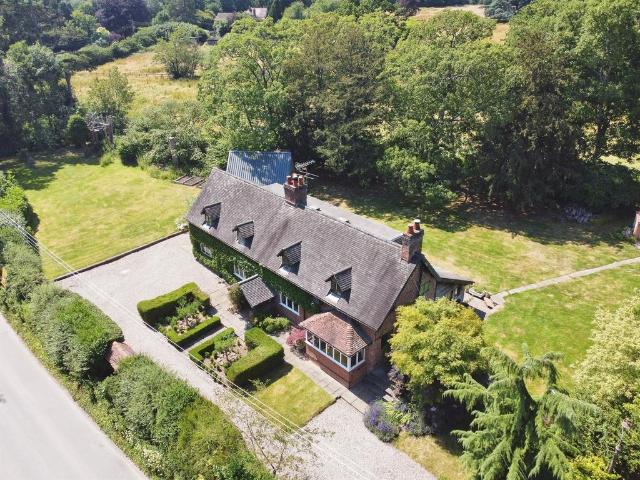 5 bedroom detached house for sale