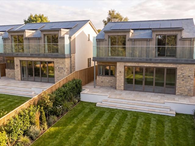 5 bedroom detached house for sale