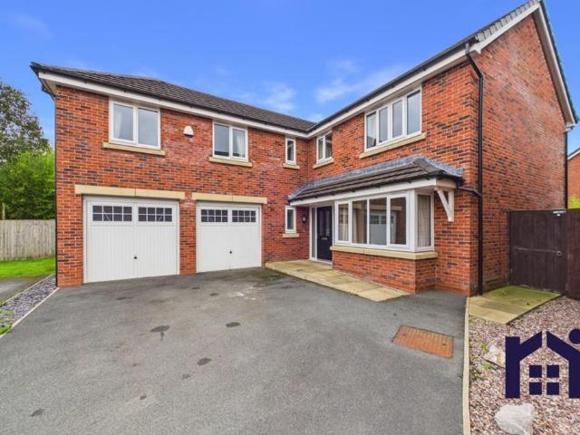5 bedroom detached house for sale