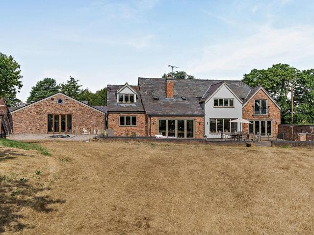 5 bedroom detached house for sale