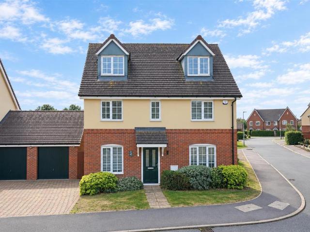 5 bedroom detached house for sale
