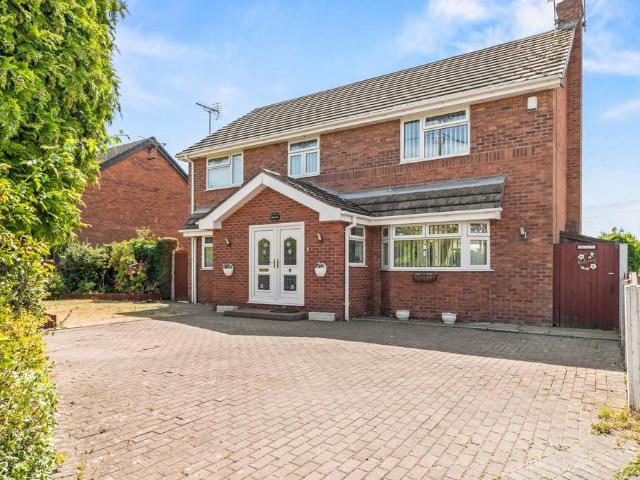 5 bedroom detached house for sale