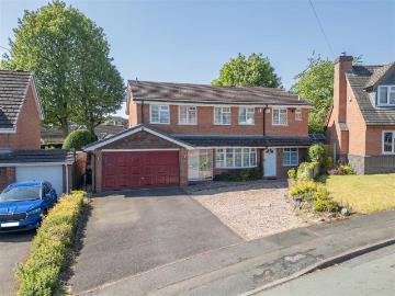 5 bedroom detached house for sale