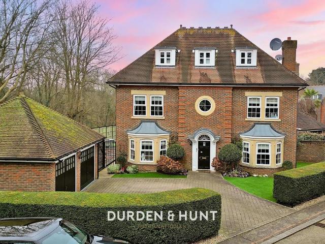5 bedroom detached house for sale