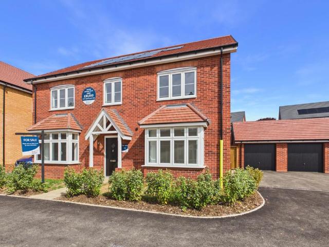 5 bedroom detached house for sale