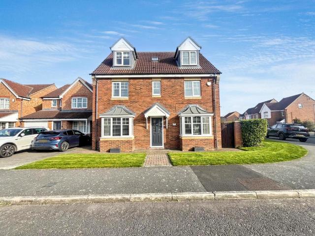 5 bedroom detached house for sale