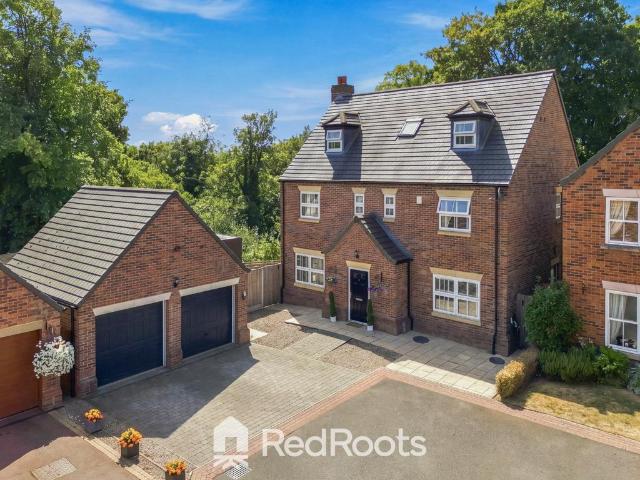 5 bedroom detached house for sale