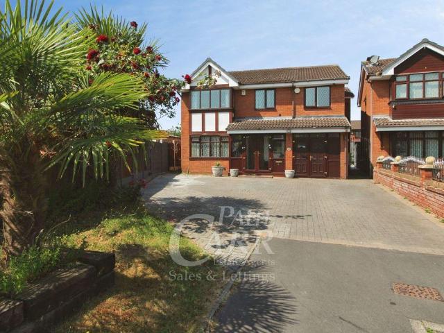 5 bedroom detached house for sale