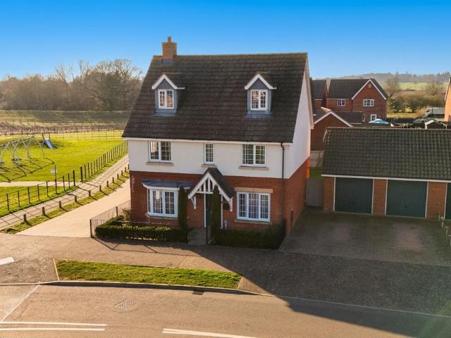 5 bedroom detached house for sale