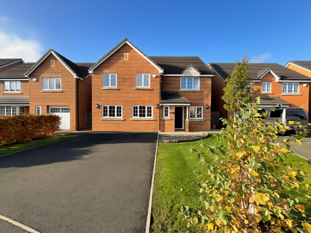 5 bedroom detached house for sale