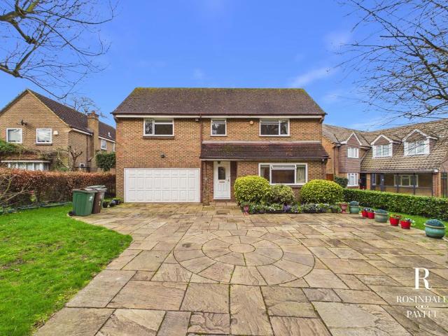 5 bedroom detached house for sale