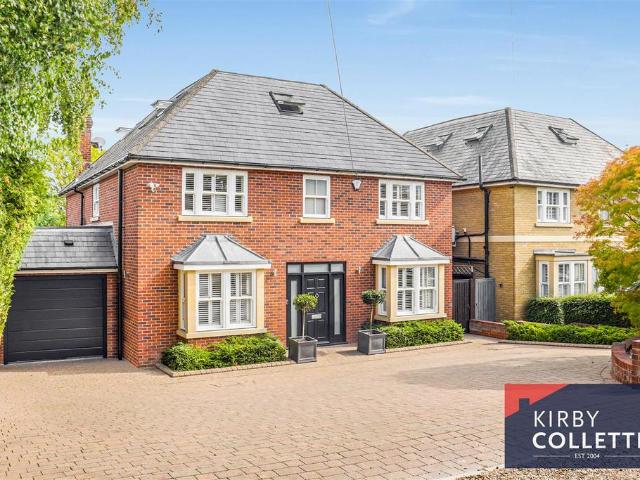5 bedroom detached house for sale
