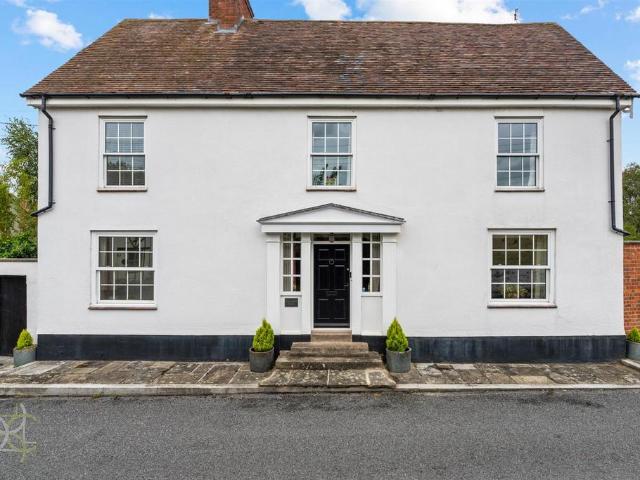 5 bedroom detached house for sale