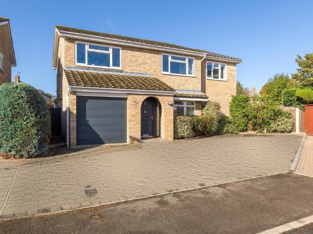 5 bedroom detached house for sale