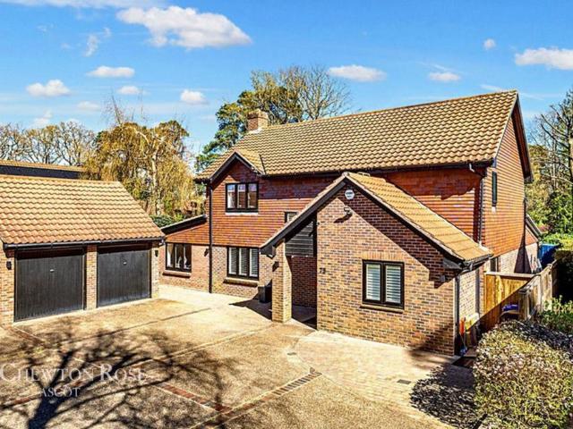 5 bedroom detached house for sale