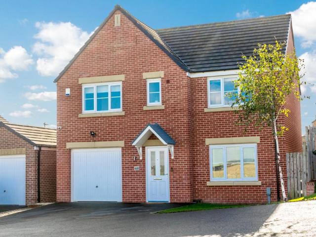 5 bedroom detached house for sale