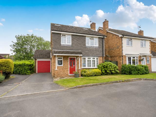 5 bedroom detached house for sale
