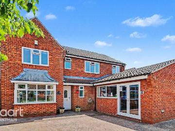 5 bedroom detached house for sale