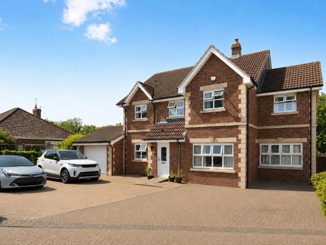 5 bedroom detached house for sale