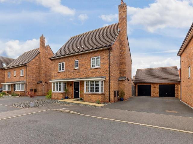 5 bedroom detached house for sale