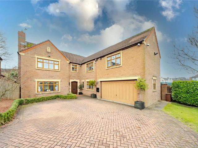 5 bedroom detached house for sale