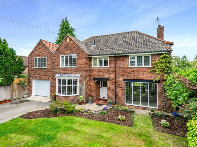 5 bedroom detached house for sale
