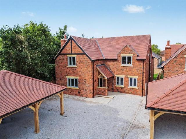 5 bedroom detached house for sale