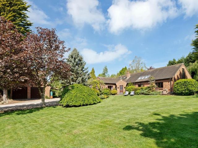 5 bedroom detached house for sale