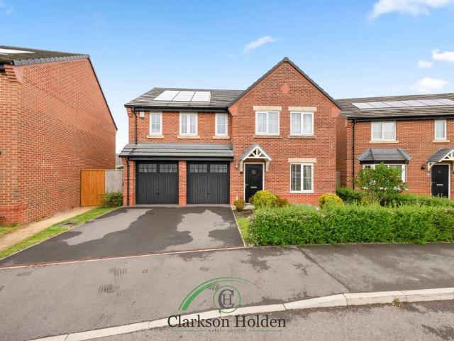 5 bedroom detached house for sale