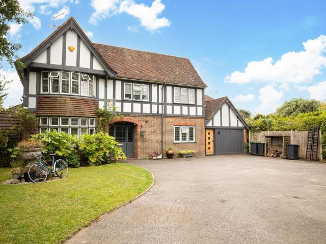 5 bedroom detached house for sale