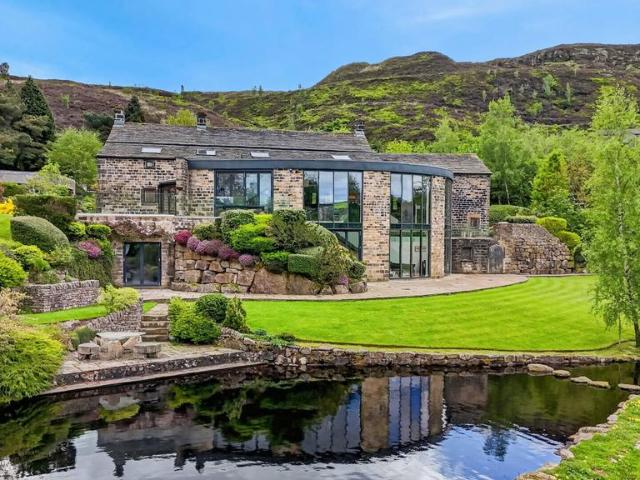 5 bedroom detached house for sale