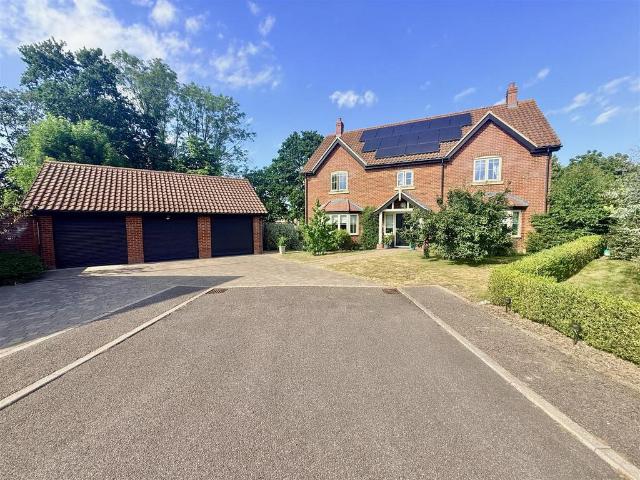 5 bedroom detached house for sale