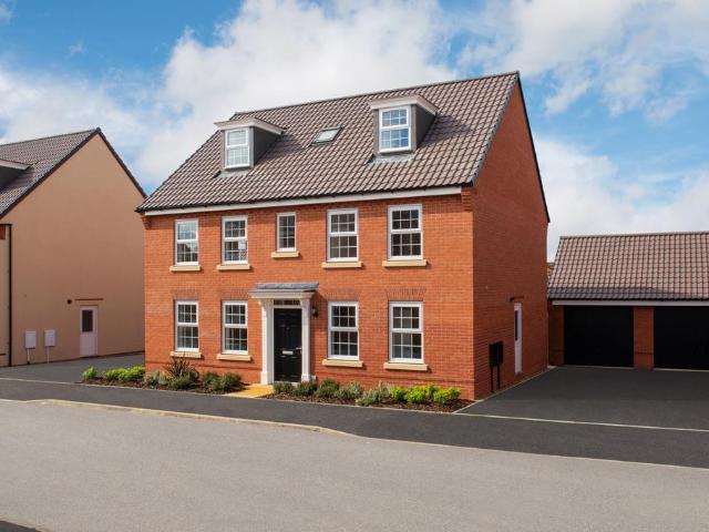 5 bedroom detached house for sale