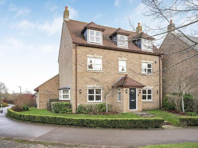 5 bedroom detached house for sale