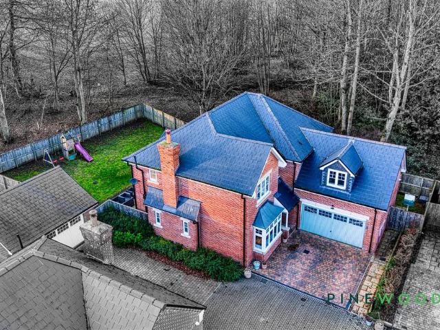 5 bedroom detached house for sale