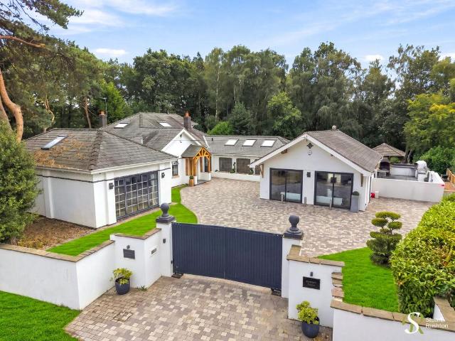 5 bedroom detached house for sale