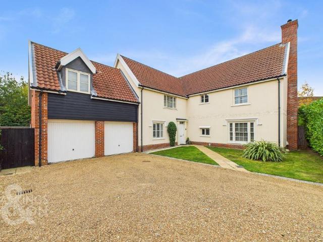 5 bedroom detached house for sale