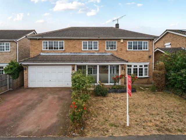 5 bedroom detached house for sale