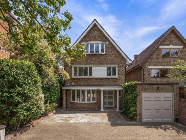5 bedroom detached house for sale
