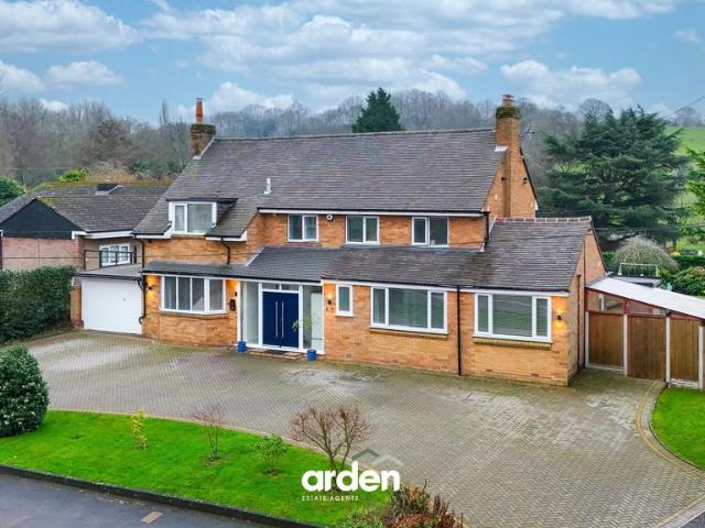 5 bedroom detached house for sale