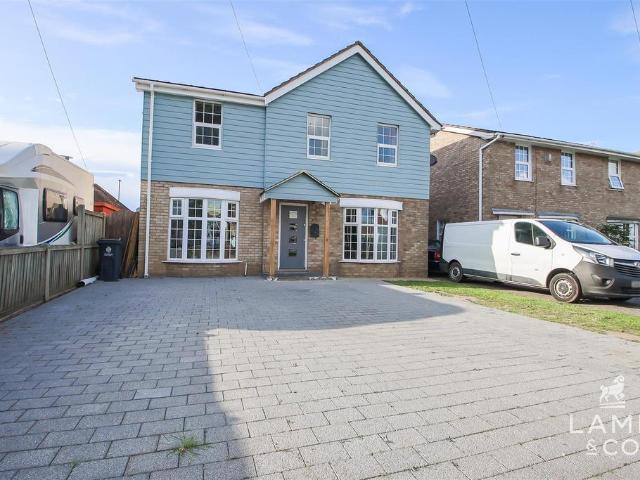 5 bedroom detached house for sale