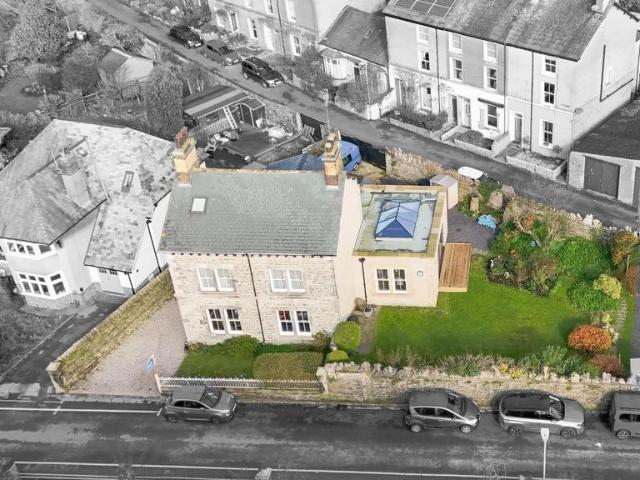 5 bedroom detached house for sale